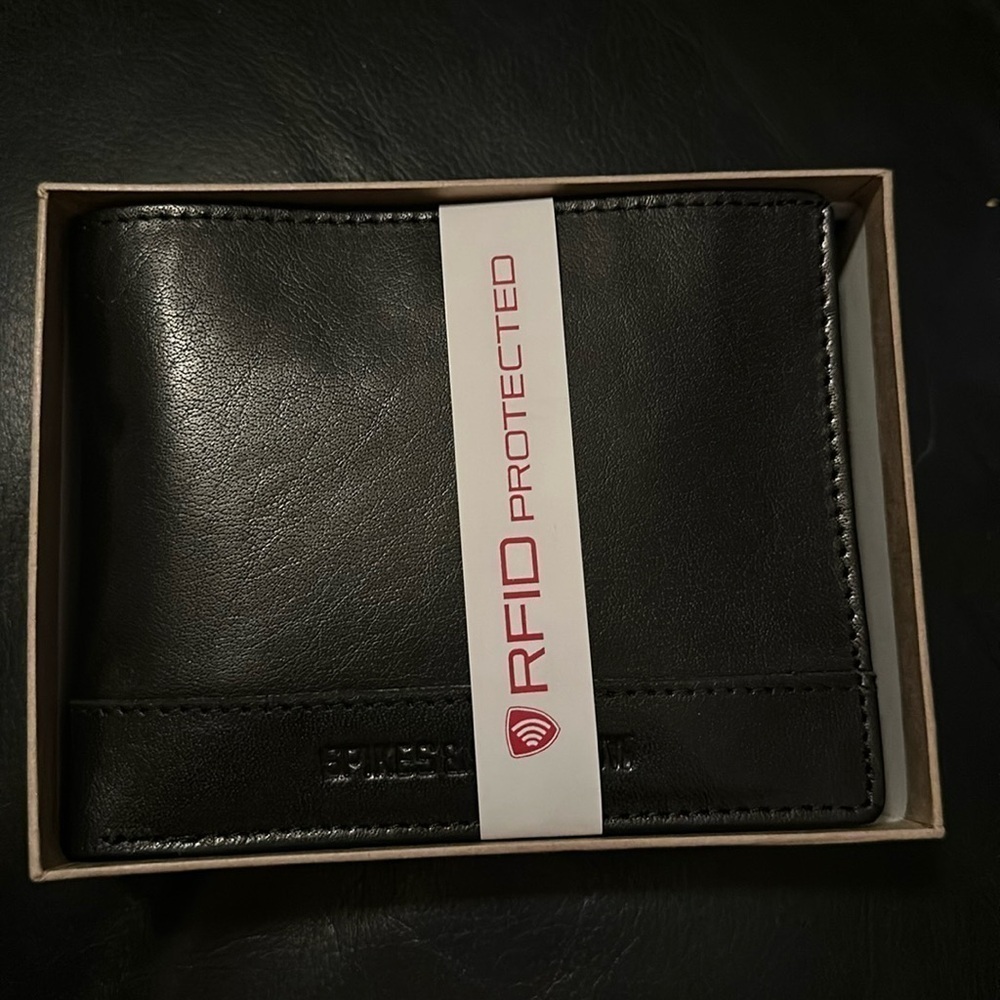 Spikes & Sparrow Alexander Black Leather RFID Billfold Credit Card Wallet Combo